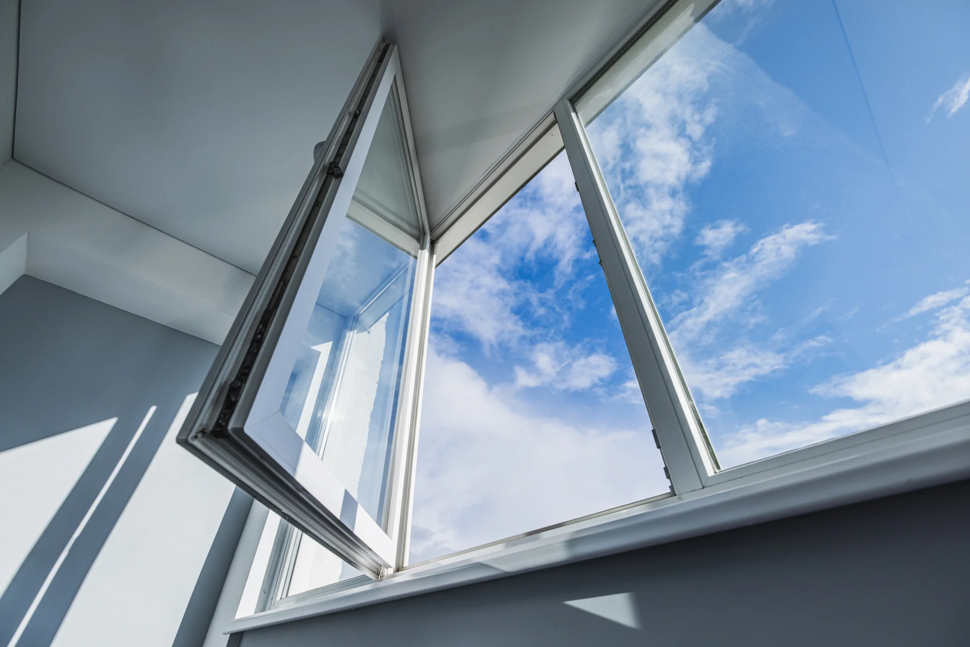 VLX 80 Casement Window in Doral, FL | Sightline Windows & Doors Doral - detail 1